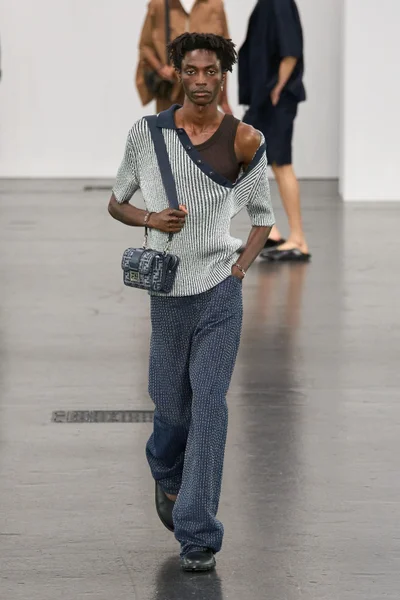 Look 30